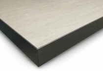 Workshop-muovitaso muovireunoilla 2000 x 750